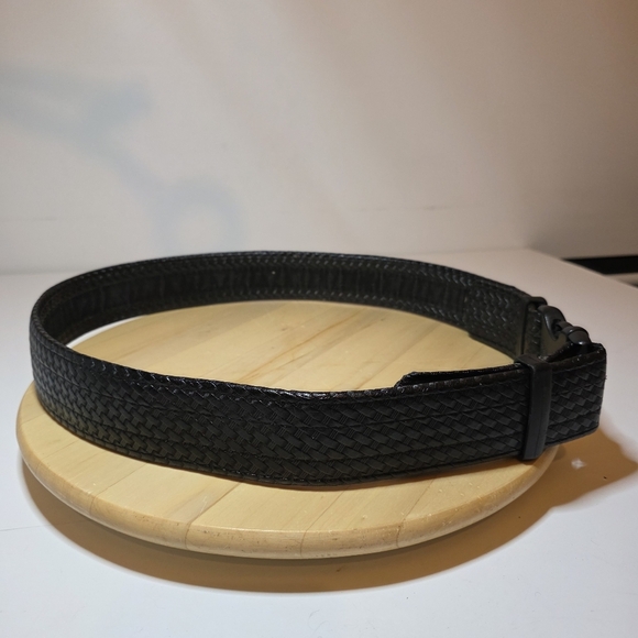 Uncle Mike's Mirage Outer Duty Belt Large 44 Inches Long Basket Weave Hook Loop - Picture 2 of 9